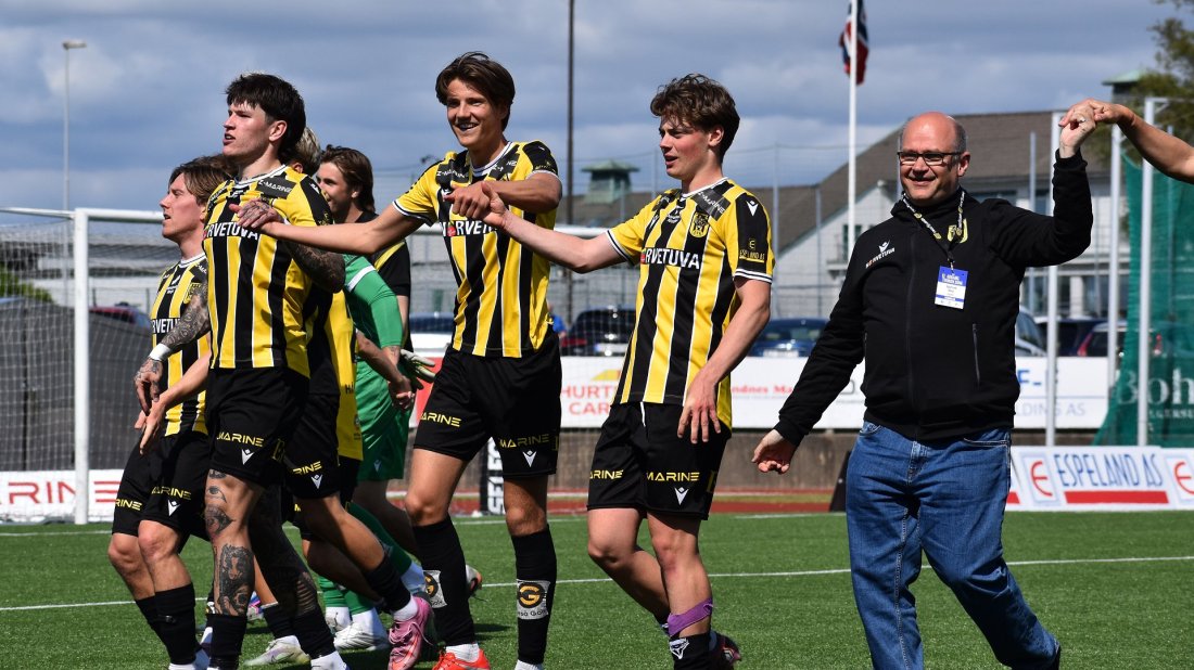 Vi gikk til sommerferie med tre poeng mot Moss Forhåpentligvis blir det mer jubel for EIKs spillere etter kampen mot Åsane!