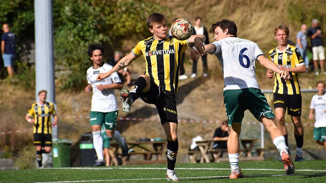 Hinrik Hardarson scoret sine to første mål for EIK måt Våg i cupen. Nå satser vi på at den islandske spissen åpner målkontoen også i serien!