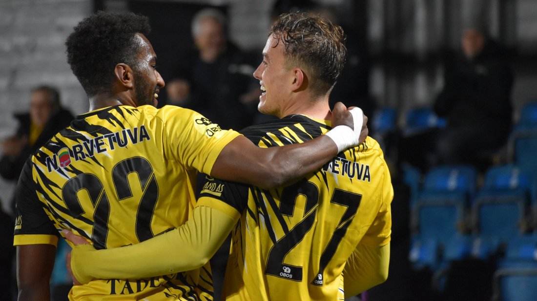 Horenus Tadesse og Scott Vatne feirer scoring mot Moss i fjorårets kamp.