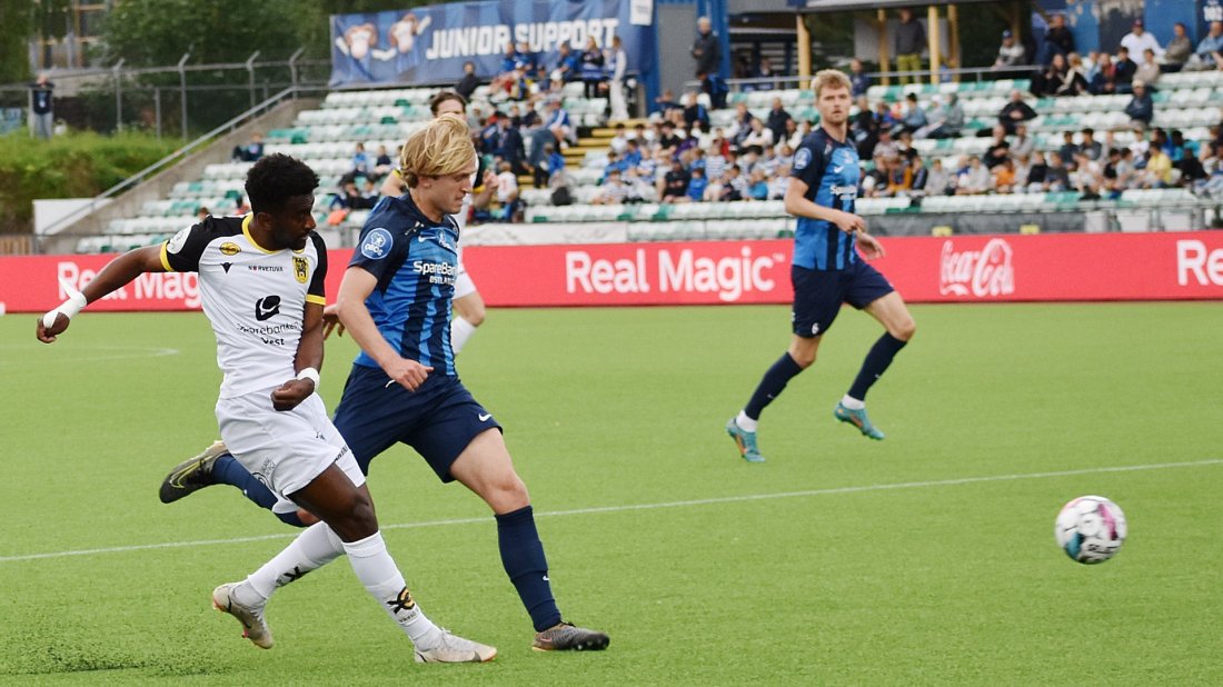 Horenus Tadesse legger ballen inn for mål da vi slo Stabæk med 5-4 i den sagnomsuste kampen for to år siden.