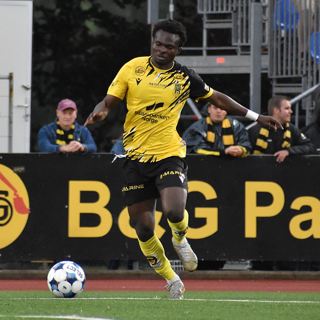 Mustapha Abu på farten mot Lillestrøm i vår forrige hjemmekamp