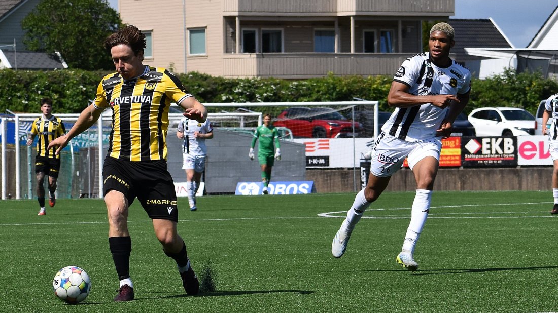 Jan Inge Lynums første involvering var å servere Scott Vatne til 3-0.