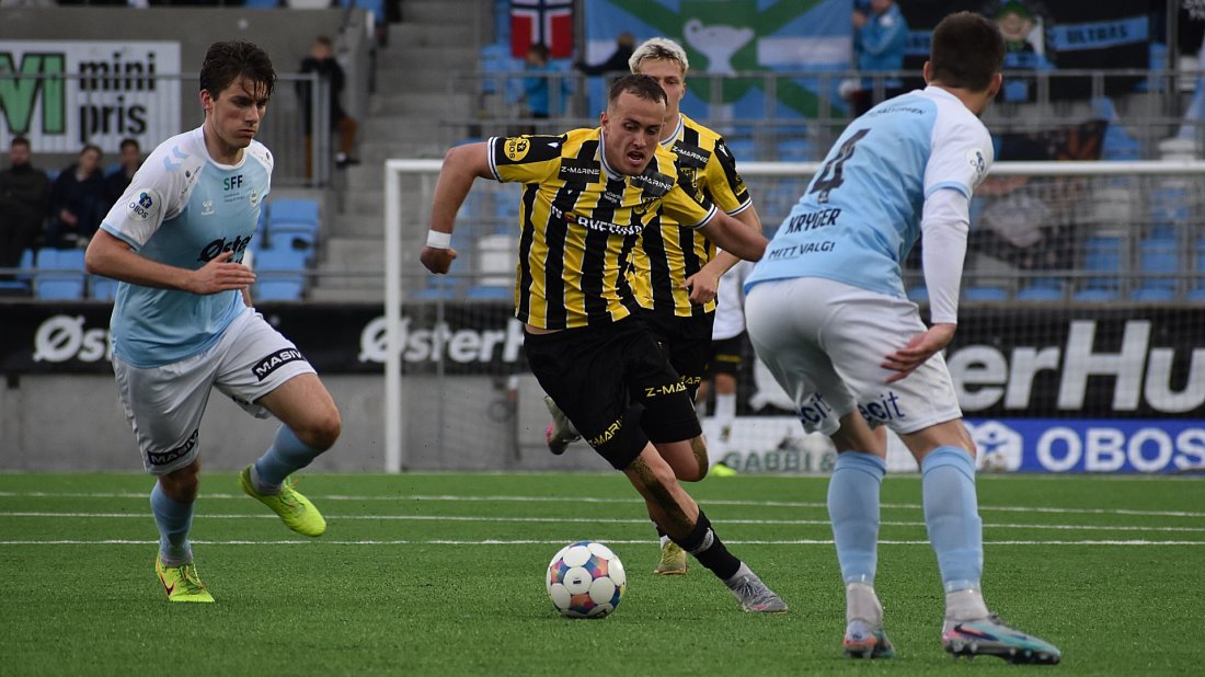 Det var langt mellom lyspunktene på ØsterHus arena på fredag, der et aggressivt Ulf-lag tok oss med buksene nede og vant fortjent 4-2.