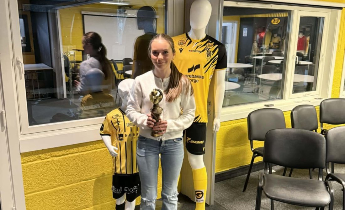 Leah Sleveland Botnan løp med årets spiller på J13