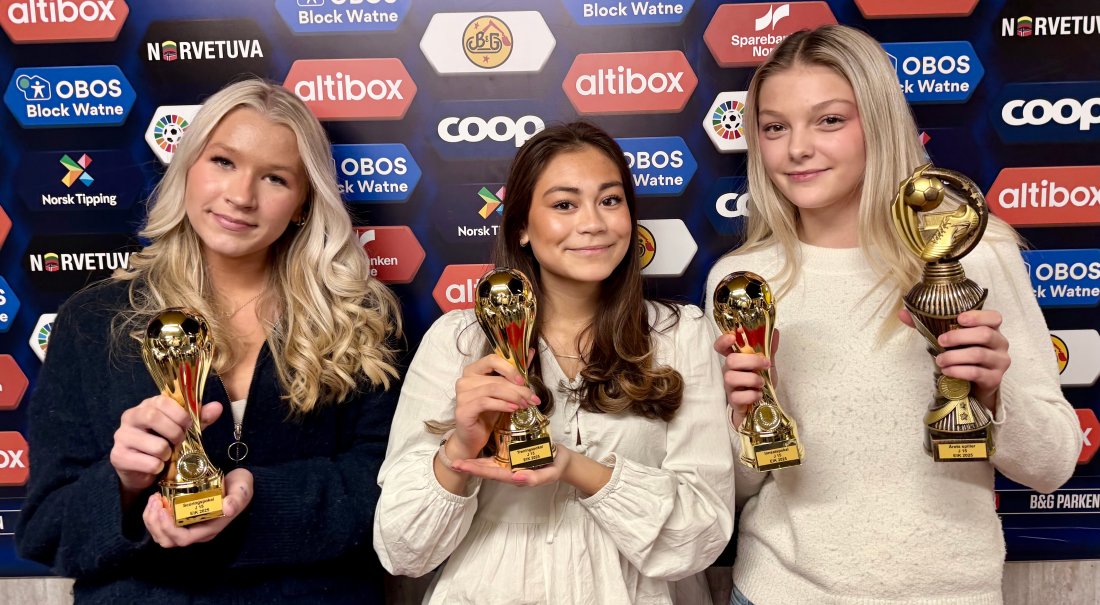 Linnea (scoring), Ida Marie (trening), Arina (årets spiller + innsats)