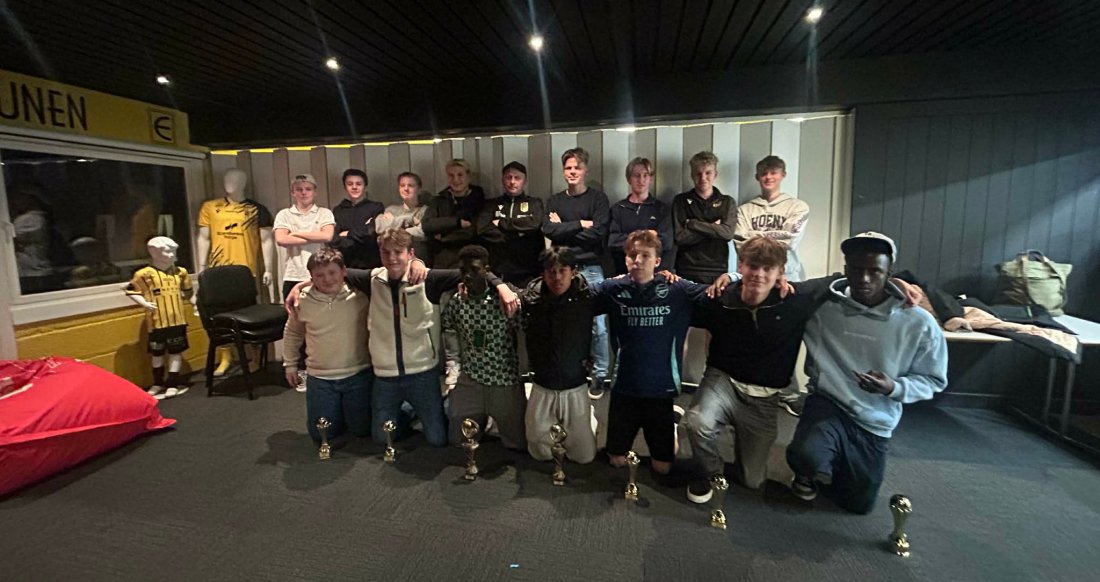 Lag og pokalvinnere på G15