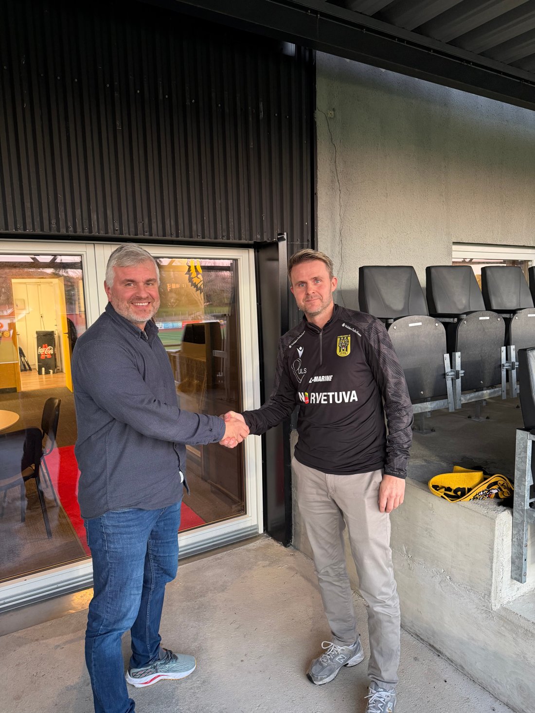 KLAR FOR 2026: Sportslig leder Håkon Lædre ønsker Stian Hunnestad velkommen tilbake.